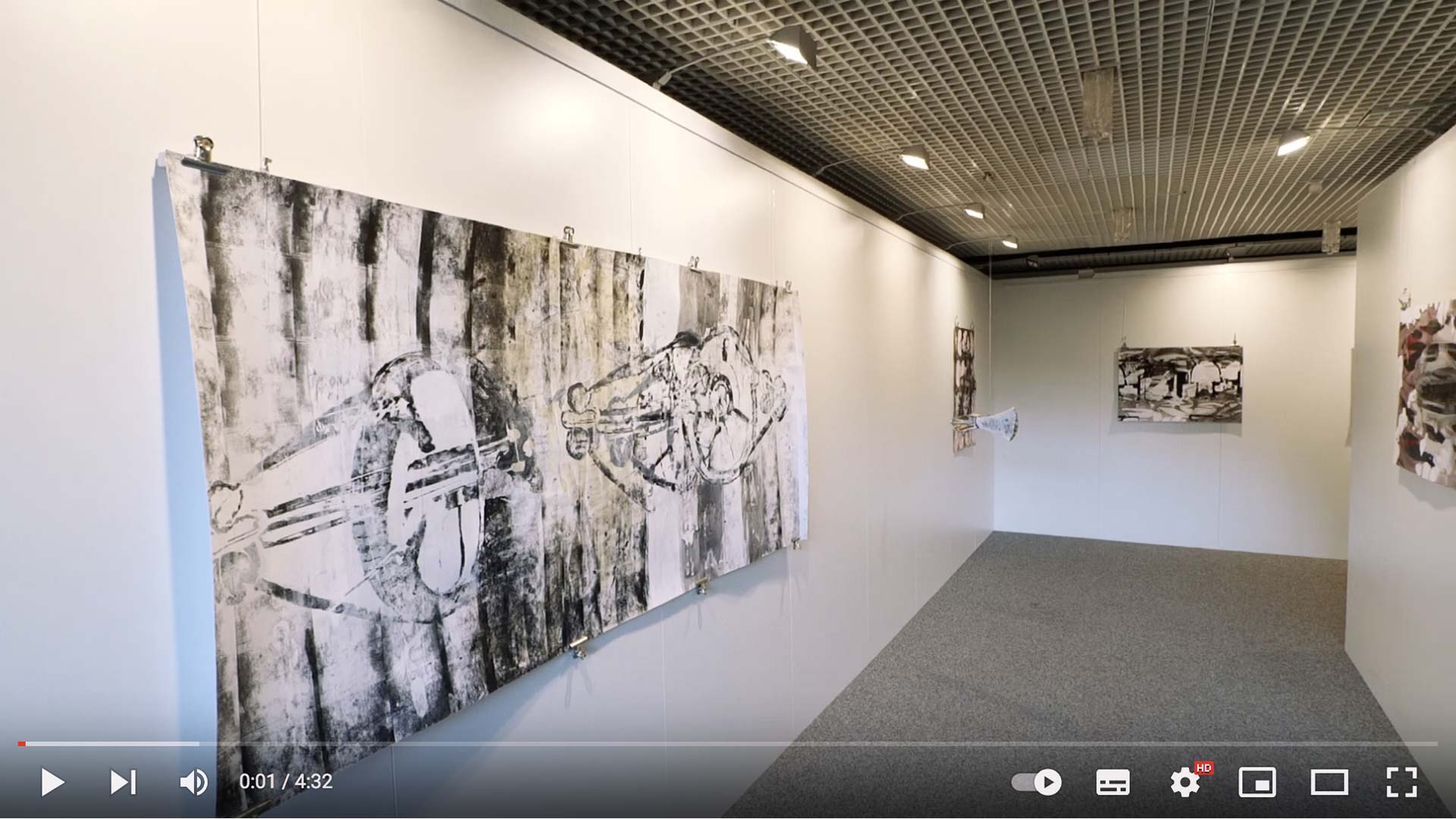 Videostill aus dem Video zur Ausstellung Harald Priem. short letters to the boys of summer in der Rheinhalle Remagen